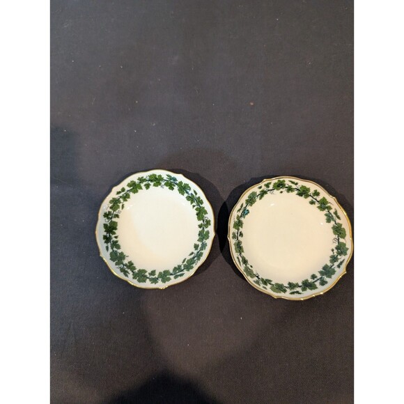 Pair Meissen Green Ivy Small Scalloped Dishes Late 19th Century – First Quality - Picture 2 of 9